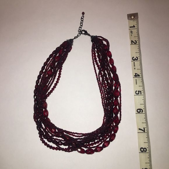 Elegant & stylish burgundy bead necklace - Picture 3 of 6